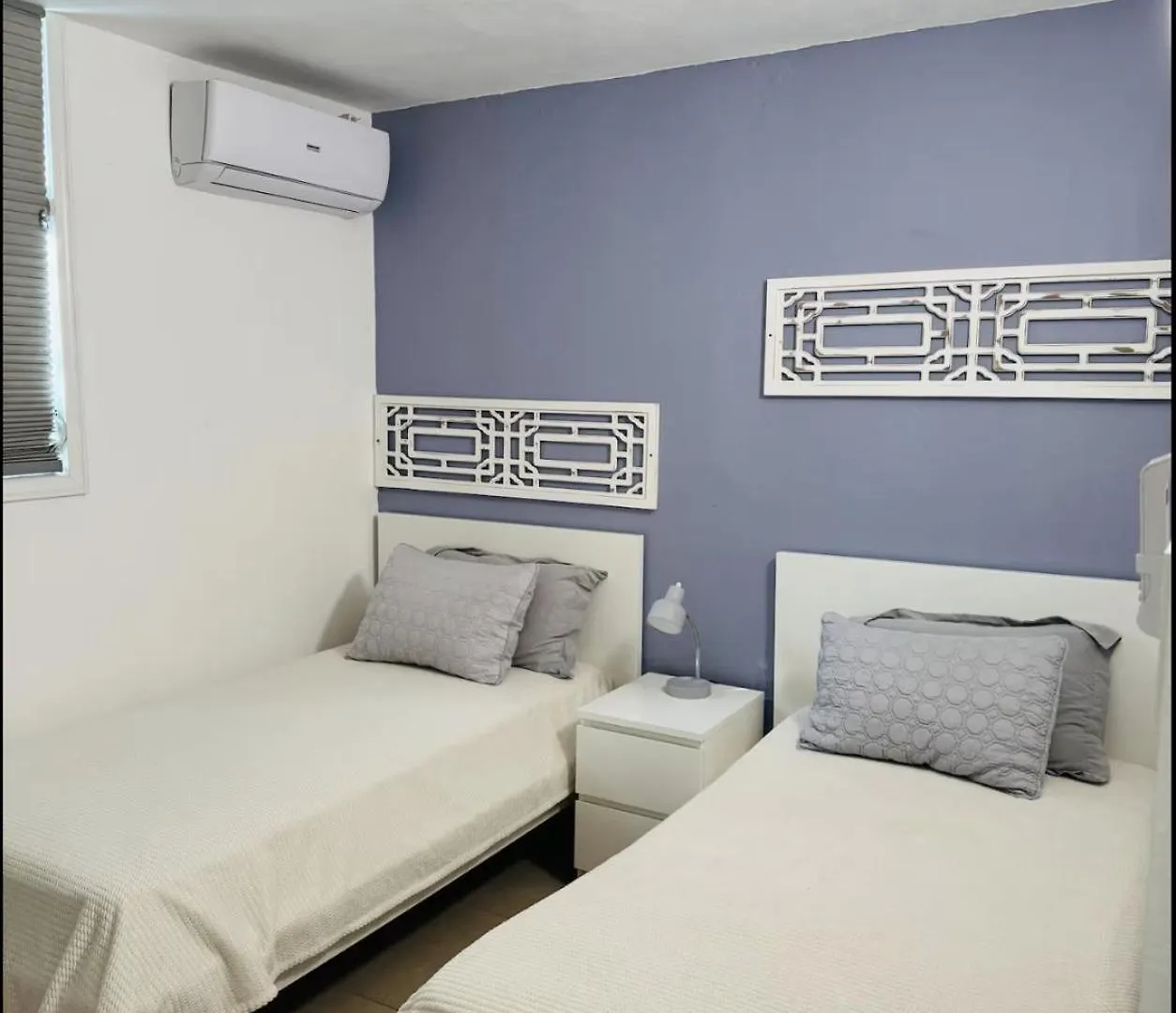 Hollywood Apartments ヤブコア